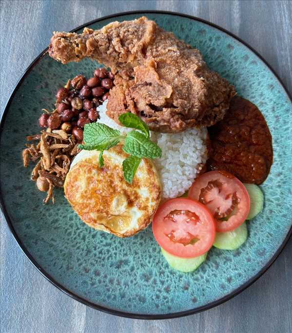 Fried Chicken Nasi Lemak